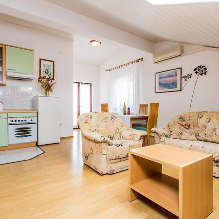 Guest House Lavanda 4 Njivice Extérieur photo