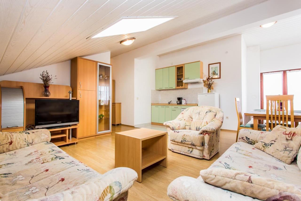 Guest House Lavanda 4 Njivice Extérieur photo