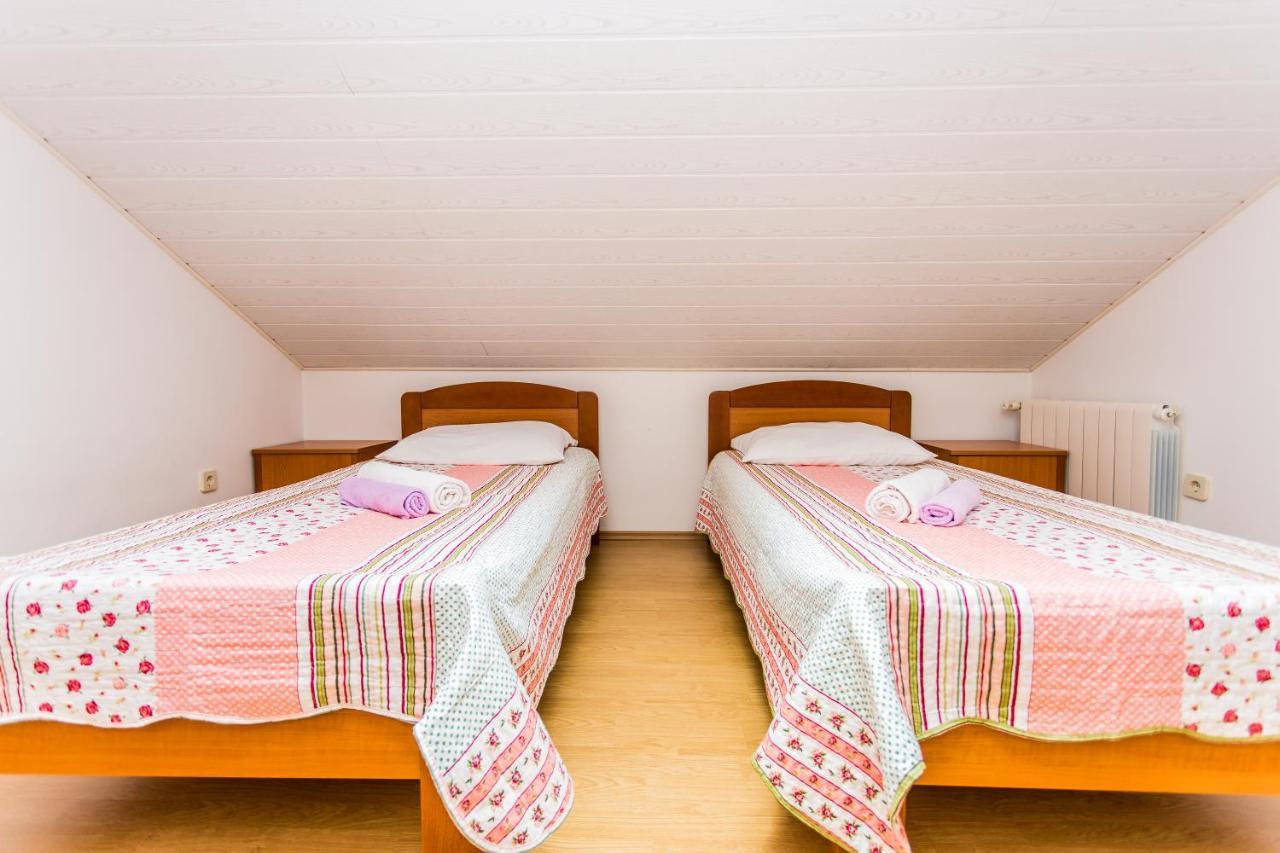 Guest House Lavanda 4 Njivice Extérieur photo